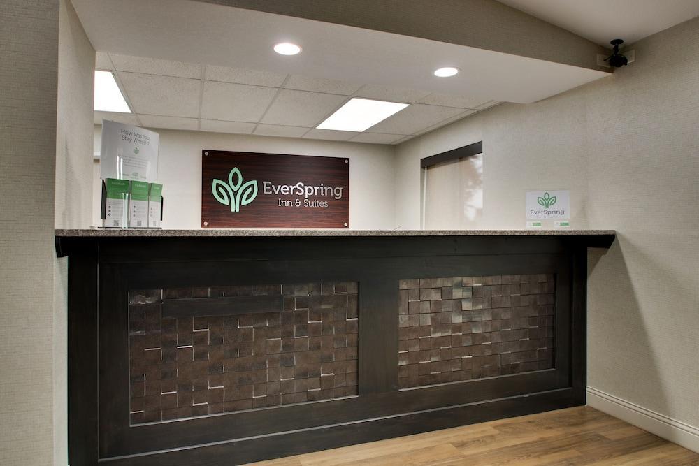 Everspring Inn & Suites Oskaloosa المظهر الخارجي الصورة