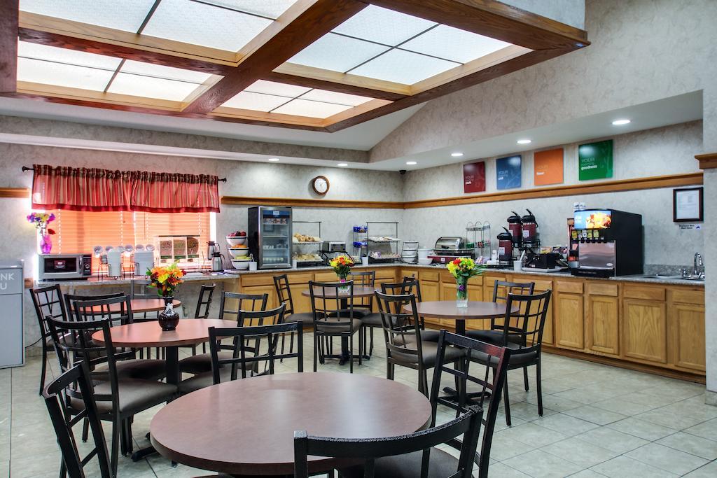 Everspring Inn & Suites Oskaloosa المظهر الخارجي الصورة